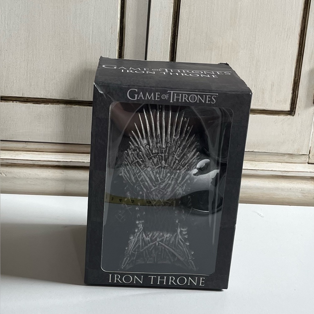 New HBO Series Game of Thrones replica of the Iron Throne in box Art Decor